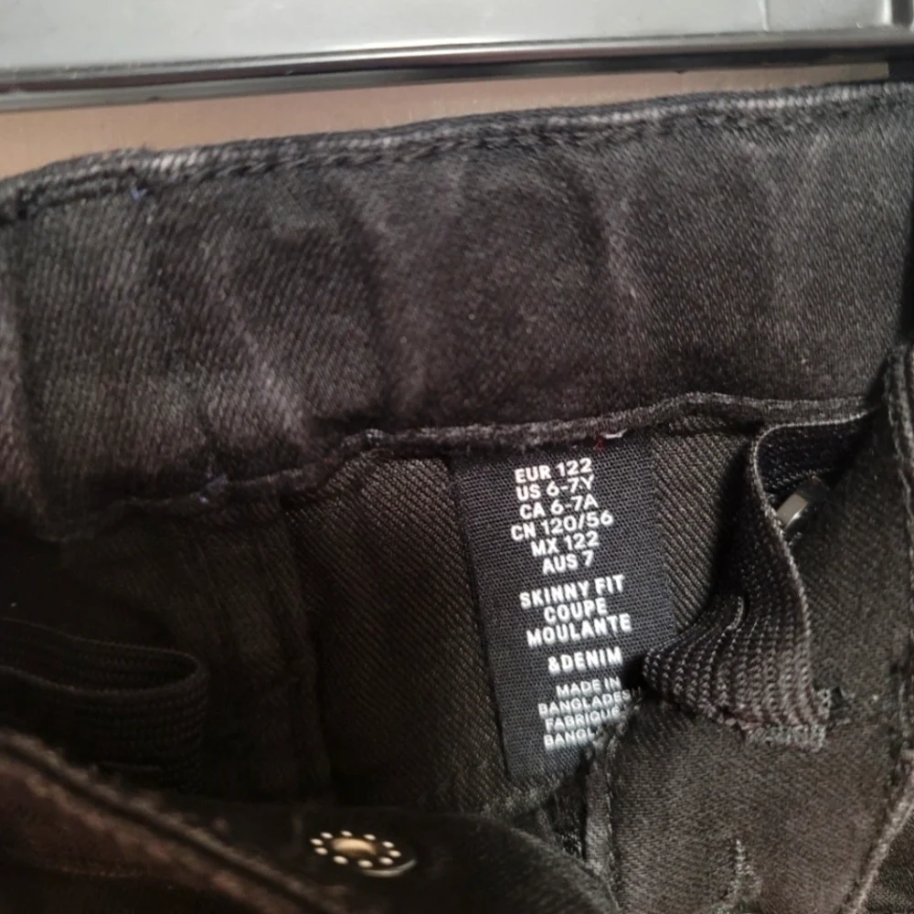 H&M Black Skinny Fit Jeans Boy's Size 6-7 Yrs - Picture 3 of 4